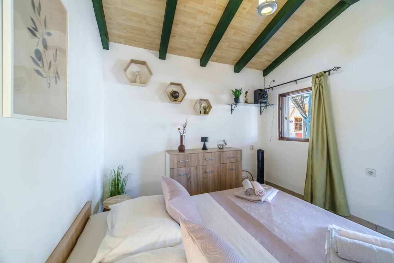 Holiday Home Maslinada มิลนา ภายนอก รูปภาพ