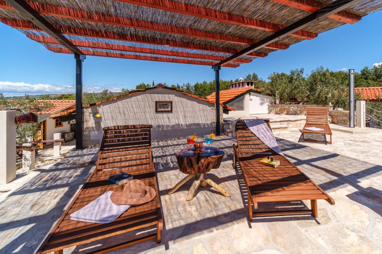 Holiday Home Maslinada มิลนา ภายนอก รูปภาพ